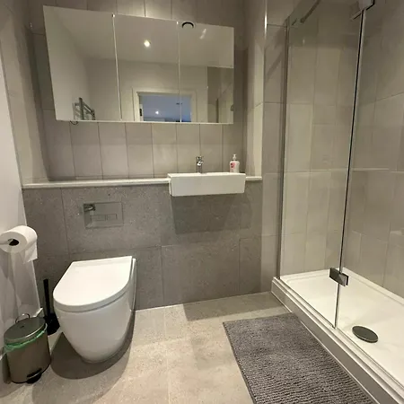 Victoria Riverside Retreat 2bdr 2bath