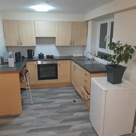 Cityview Free Parking Апартаменты *