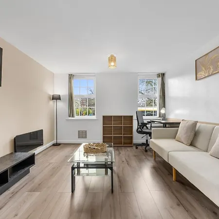 Oxford Road Haven: Stylish 1-bedroom Retreat Μάντσεστερ