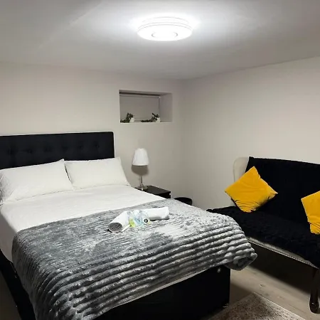 Stylish 1-bed Ideal For 2 Guests Daire Manchester
