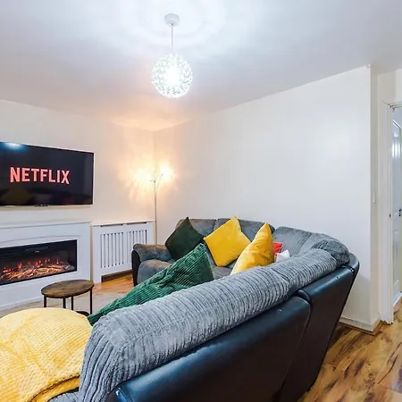 3-Bed Gem By Parydise Properties - Spacious & Elegant Near City Centre & Etihad- Perfect For Business Or Leisure Appartamento *