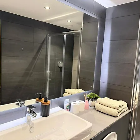 Appartement 2 Bedroom In Centre *