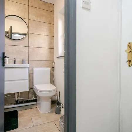 Tallis House, Near Centre, Sleeps 8 By Nmb * Manchester