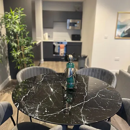 Luxury City Apartment Manchester With Gym & Parking