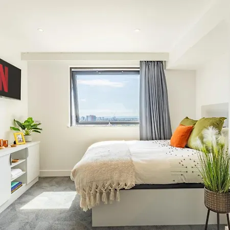 For Students Only Luxury In Salford Apartment *