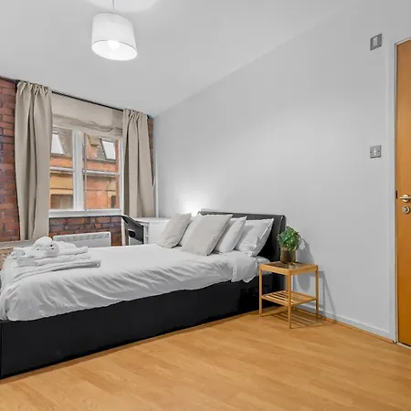 Lejlighed King Bed Flat In The Heart Of The - Pass The Keys
