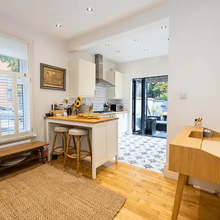 1bdr Didsbury Loft With Parking And Outdoor Space Manchester