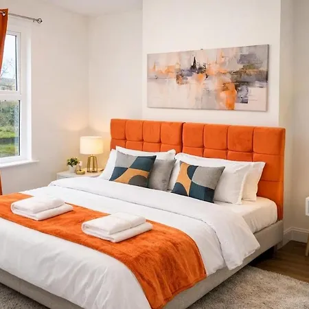 Apartamento 4bdr Contractor Hub - Sleeps 7 - Free On Street Parking *