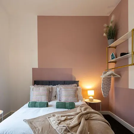 Spacious 2Br Home - Access To Media City And Old Trafford With Free Parking * Manchester