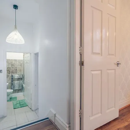 Contractor Base In Free Parking Manchester