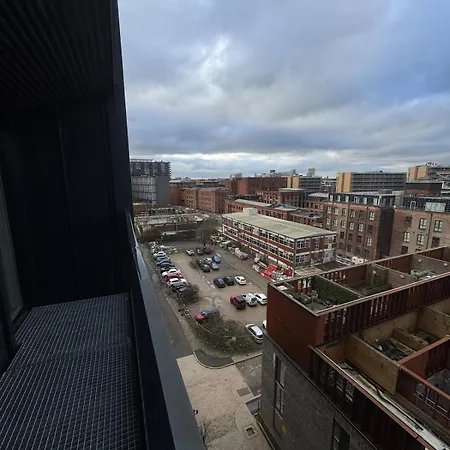 2bed With Balcony & Views Centre *