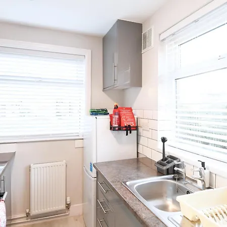 Renovated 3 Bed Near Airport And City, Free Parking Mánchester