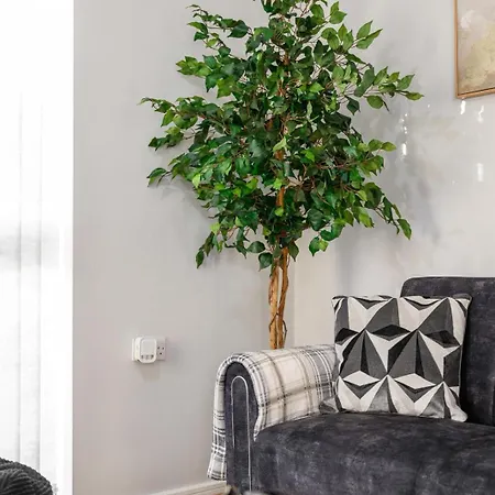 2 Bedroom Flat Close To Piccadilly Lägenhet