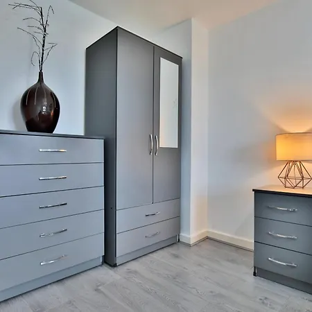 Apartment, Free Parking, By Nmb * Manchester