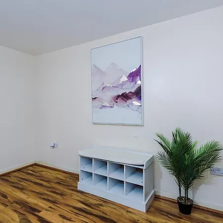 Appartamento 3-Bed Gem By Parydise Properties - Spacious & Elegant Near City Centre & Etihad- Perfect For Business Or Leisure *