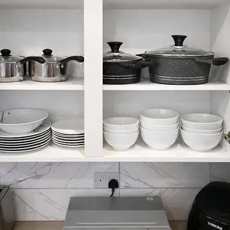 Apartamento 4bdr Contractor Hub - Sleeps 7 - Free On Street Parking *