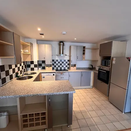 Apartment Oxford Rd Skyline 2br Centre Retreat