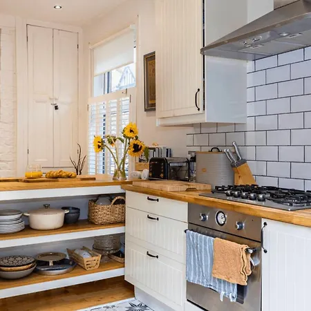 1bdr Didsbury Loft With Parking And Outdoor Space شقة *