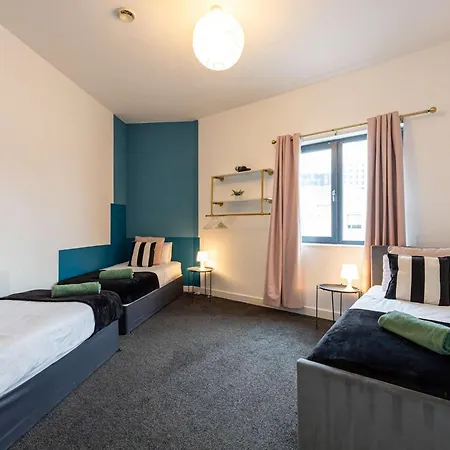 Daire Spacious 2br - Access To Media And Old Trafford With Free Parking *