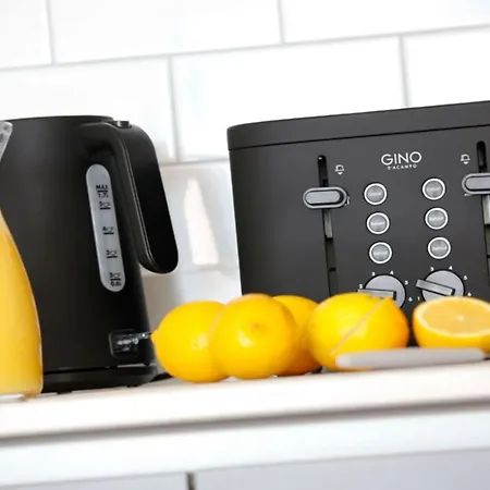 The Mount - Spacious - Local Attractions- Parking * Manchester