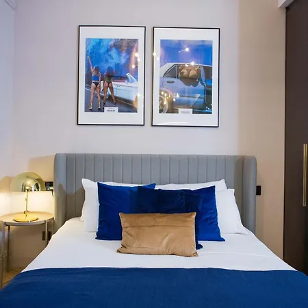 Stylish Modern Escape In The Heart Of شقة