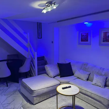 Apartment Des House *