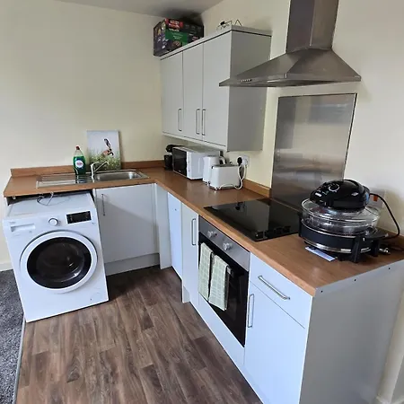 Bright 1br Garden With Fast Wifi * מנצ'סטר