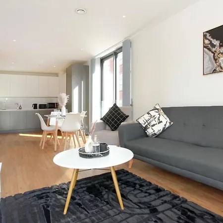 Apartament The Mount - Spacious - Local Attractions- Parking