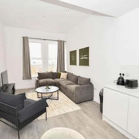 Spacious & Bright 1bed Nr Etihad Stadium Lägenhet