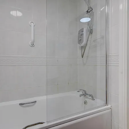 Spacious Free Parking Victoria Park - Pass The Keys 맨체스터