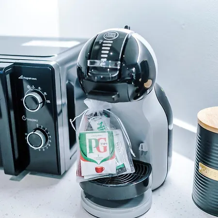 Stylish 1br Near Centre, Salford Appartement