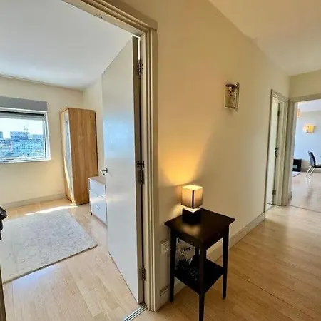 Premium 2 Bedroom In With Parking * Manchester