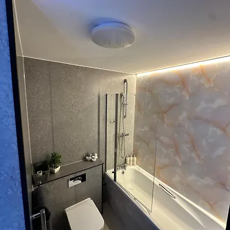 Modern City Centre 1-Bed Apartment Quiet & Comfortable Stay *