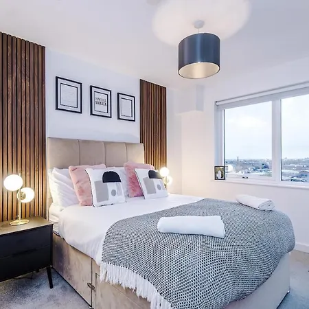 Central, 2 Bedroom, Penthouse Duplex מנצ'סטר