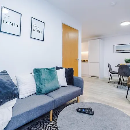 Central, 2 Bedroom, Penthouse Duplex Appartement