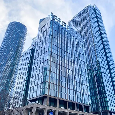 Apartment - Stylish Apartment, Old Trafford, Centre, Etihad, Prime Location, Mediacity, Coop Live, Ao Arena, Salford Quays, Sleeps 8, Free Parking *
