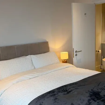 Modern In Daire Manchester
