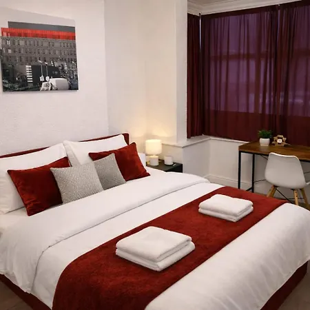 4bdr Contractor Hub - Sleeps 7 - Free On Street Parking