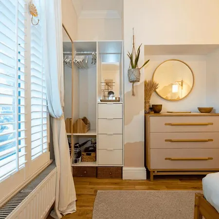 1bdr Didsbury Loft With Parking And Outdoor Space * مانشستر