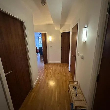 Royal Mills 2br By Torr Group Short Lets & Serviced With Free Wifi *