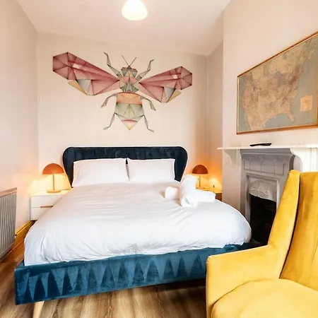 Vibrant 3 Bedroom Art Duplex Spacious & Unique マンチェスター