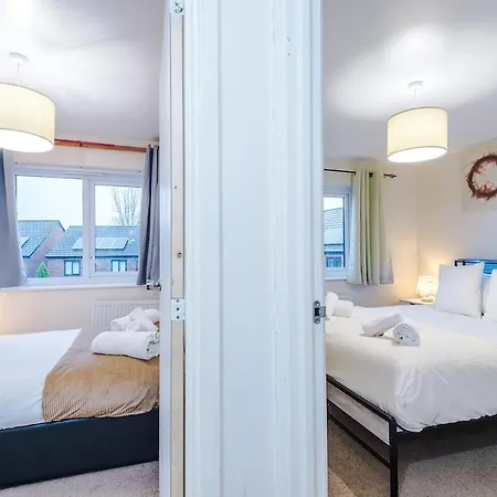 Contemporary Luxe - Lawnswood Lodge - Premium 3Br For Business & Leisure Stay Near Etihad & City Centre - Hosted By Parydise Properties * Manchester