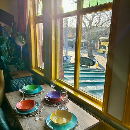 Vibrant 3 Bedroom Art Duplex Spacious & Unique דירה מנצ'סטר