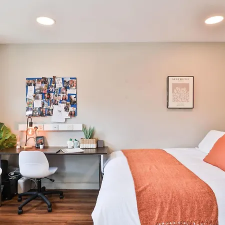 For Students Only - Ladybarn House In Manchester