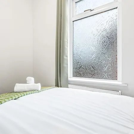 Apartamento Comfortable 4 Bed - Free Parking & Fast Wifi Denton (Tameside)