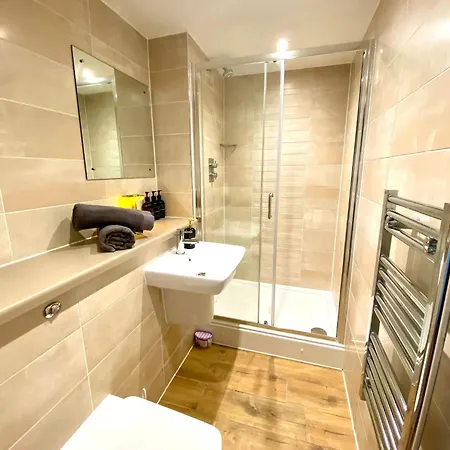 Апартаменты Lux High-rise Two Bed-balcony With Waterside View *