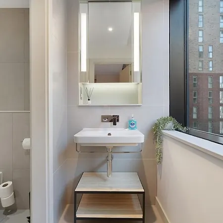 Stylish & Spacious 2 Bedroom 2 Bathroom