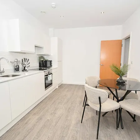 Apartment Spacious & Bright 1bed Nr Etihad Stadium