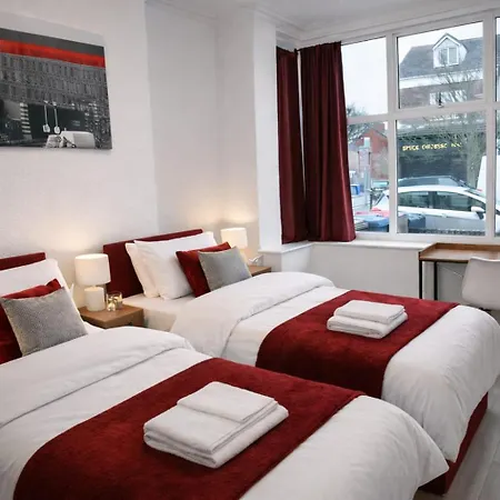 4bdr Contractor Hub - Sleeps 7 - Free On Street Parking