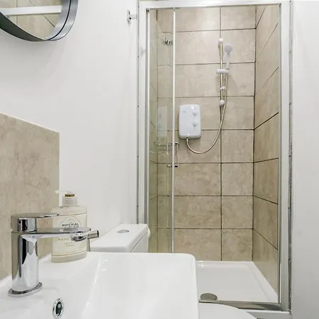 Daire Tallis House, Near Centre, Sleeps 8 By Nmb Manchester